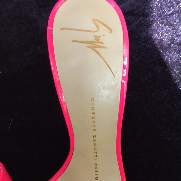 🎉Host Pick🎉NEW Giuseppe Zanotti Pink /Wh. Sandal - Picture 14 of 14